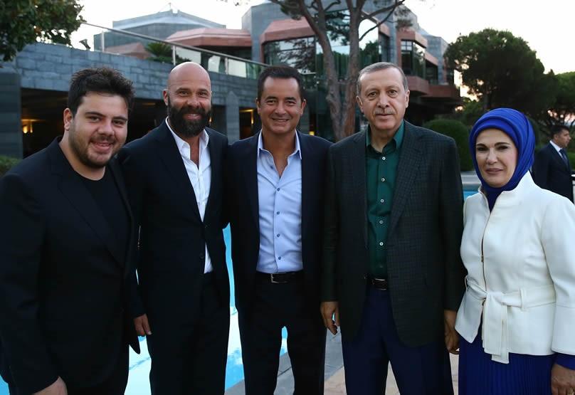 Tayyip Erdoğan Sanatçılarla